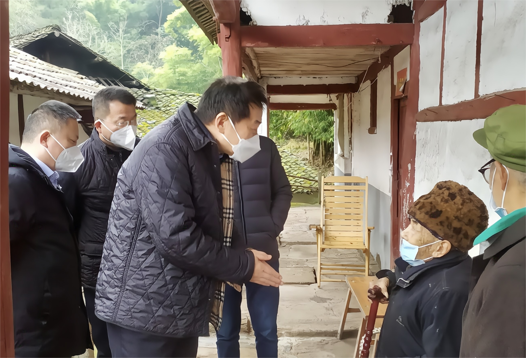 四川省K8凯发集团党委书记、董事长任丁率队赴嘉陵区开展帮扶工作